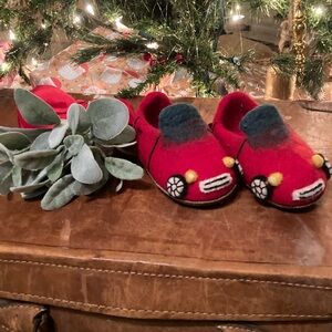 Toddlers 100% Wool Slippers Red Car-Themed Size 7